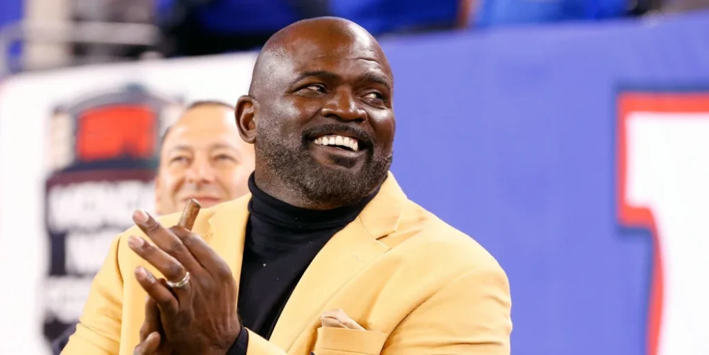 Lawrence Taylor – Defensive Game Changer
